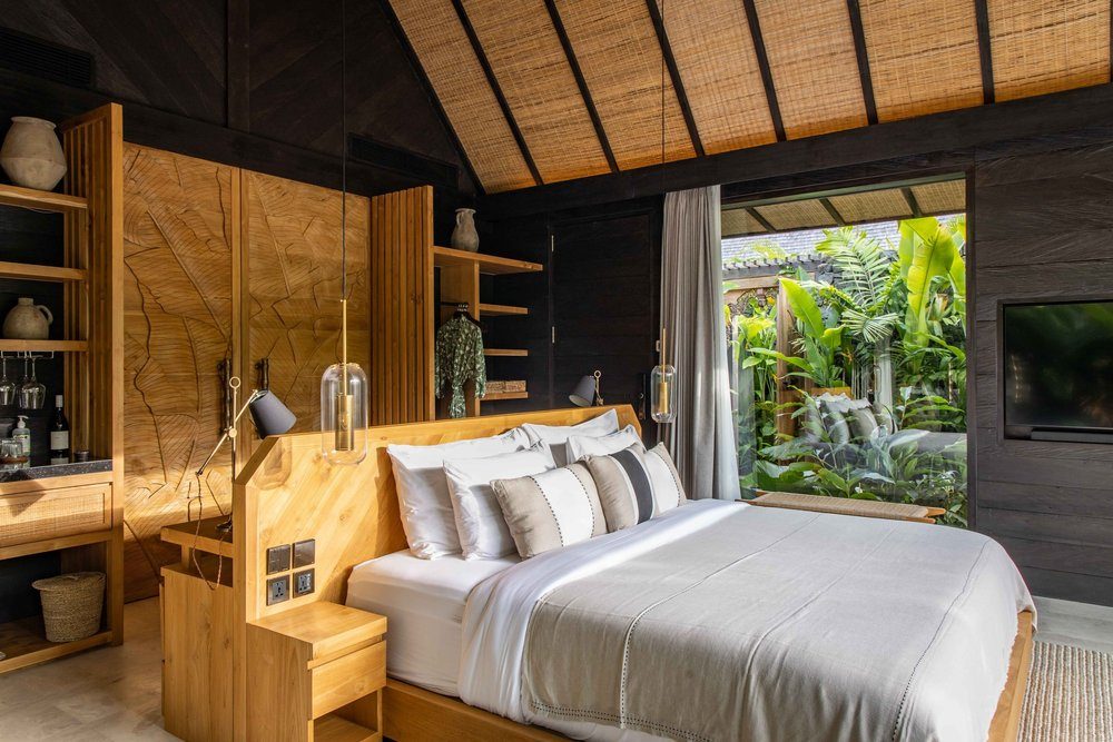 Jabu villa with plunge pool and surrounding terrace