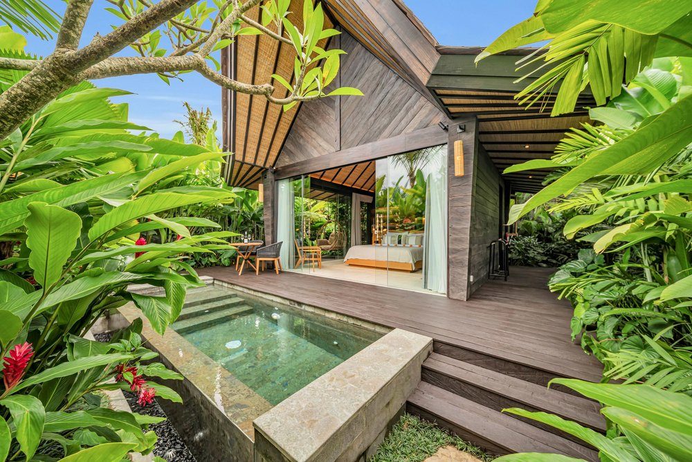 Jungle garden pathway between the villas