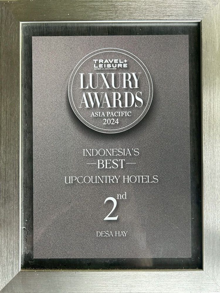 Travel + Leisure award badge